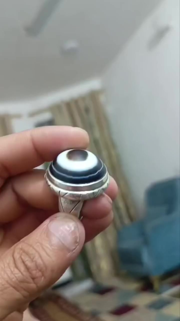 قطعه خشنه للبيع او مراوس  بعارف
***********

 مكاني بغداد
