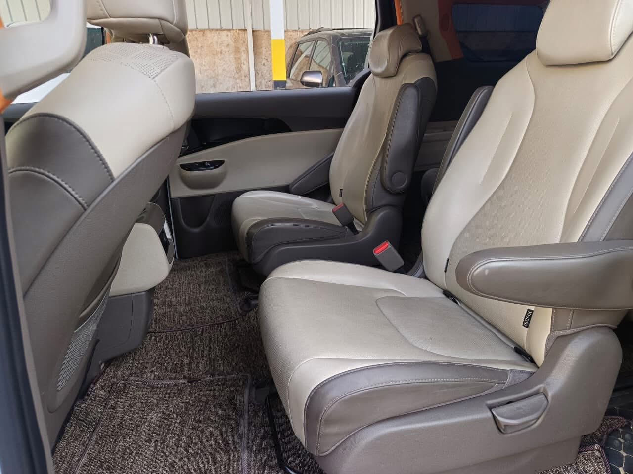 السلام عليكم كيا كرنفال موديل23
السيارة مكفولة كفالة عامة فقط قبق الجنطة مفتوح

يعني بس برغيها نفسة مفتوح ومشدود 

السيارة نظيفة جدآ ماشية105 الف 

وارد كوري 

اني گاصها من كورية من الحاوية نزلتها واستعمال شخصي  وسيارة vip 8 راكب 

مكانها الانبار الرمادي 

للاستفسار اكثر التواصل ع الرقم

‭0773 546 6933‬

 ***********
