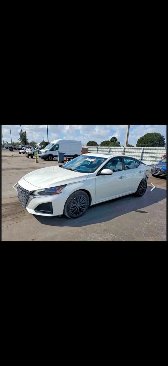 Nissan altima 2025 SV plus
سياره بدون صبغ و بدون ارباك ، فقد جاملخ خلفى تعديل PDR , سياره رقم كاتى ، سياره فول مواسفات شاشه كبير و فتحه و فول فول
مواسفات ، سياره موجود قضاء كلار
***********
