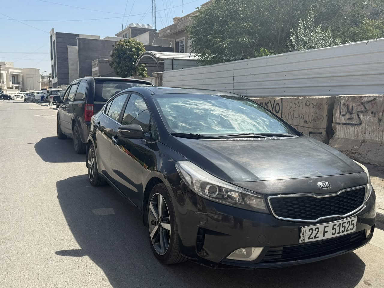 سيراتو 2017  وارد ايراني يعني فول الفول ماشيه 86الف
محرك 2000فتحه بصمه كشنات جلد وخزن ميموري تدفئة 
وتبريد بالكشنات تدفئه. بالستيرن ورادرات تبريد قطعتين 
ولدات امامي خلفي حساس امامي خلفي 5 ويل كب شاشه وكاميرا 
كير محرك كفاله بيها بارد بل جاملغ امامي فقط
سعرها 147 وقابل للتفاوض 
السياره بسمي وسنويه جديده وهزه جديده
السياره وياها شاشه كار بلي وشاشتها البلاديه وياها منضومه زنون عالي 
بغداد.
***********.
