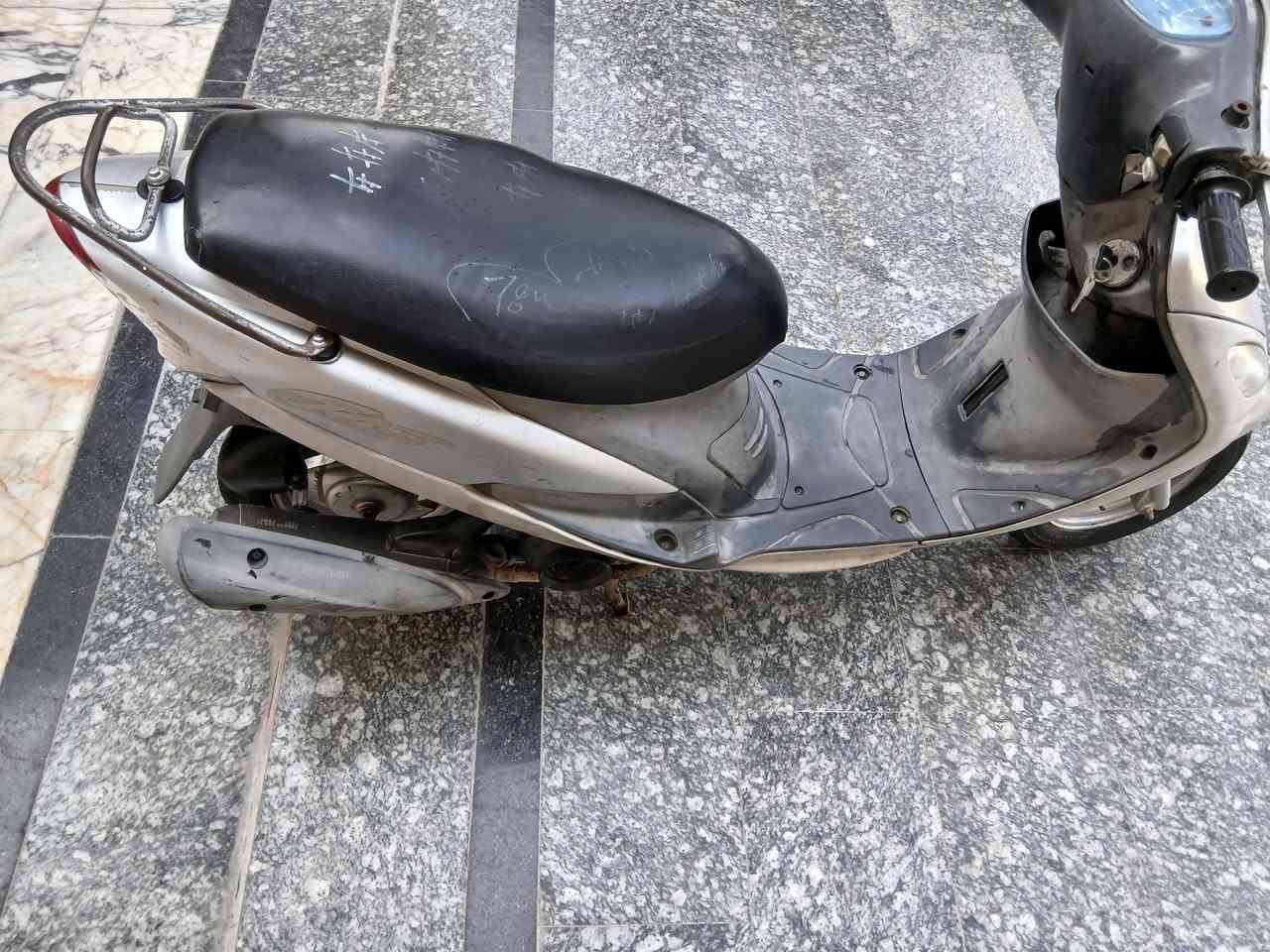 السلام عليكم
دراجة ماكس منغولي الدراجة نضيفة شغالة سلف و هندر كهربائياتها كلها شغالة من ناقصها اي شي كفراتها بلادية كيج بانزين شغال 

مكاني بغداد الشعب 

الرقم ***********

سعرها 750 وبيها مجال
