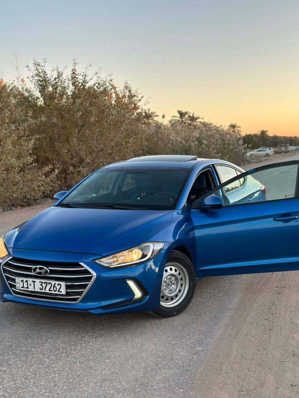 السلام عليكم ورحمة للبيع النترا ١٨ امريكي كير مكينه حداديه تخم تبريد ثلج جاهزه من كلشي مكفوله من الحادث ولتبديل والصبغ مكينة ٢٠٠٠  فول مواصفات فتحه سقف تحكم ستيرن حساس دسك أمامي وخلفي كامره دواره حساس مانع انزلاق نضام تقليل وقود خمسه ويل كروم دسك أمامي وخلفي تدفئه بل كشن بصمت تشغيل بصمه ابواب فول للخير حادثه جاملغ أمام فقط والباقي ليبل شرط السونار تبريد ثلج رقم بغداد انكليزي السعر 125 وبيه مجال العنوان حله محاويل ناحية الإمام تلفون *********** نقد او مراوس تحياتي للجميع
