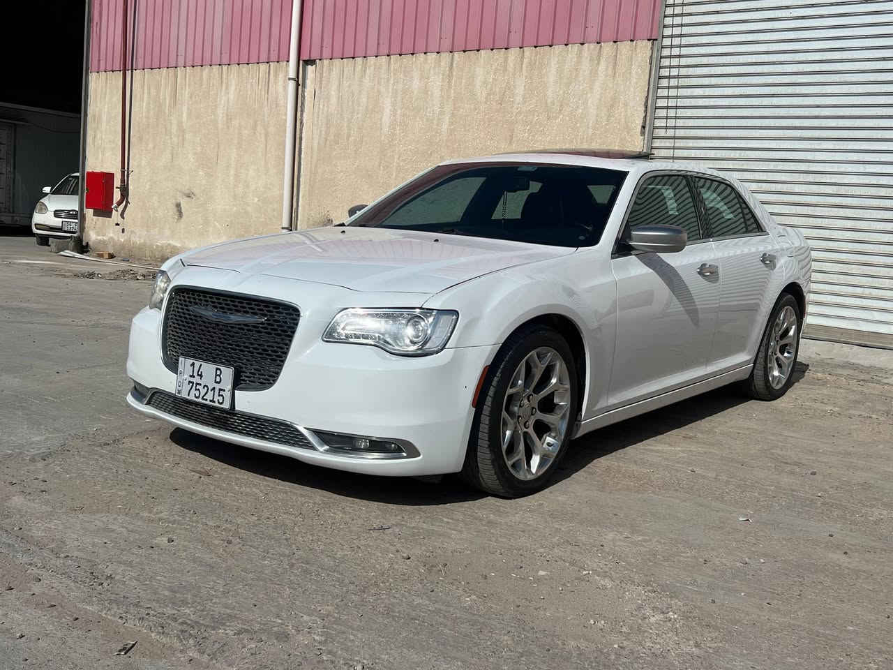 سلام عليكم
اوباما 2017دخول جديد ضباط رقم بصره بأسمي تحويل مباشر ثاني يوم ماشيه 100 محرك 6سلندر بلاتينيوم فول 
لايت متحرك كلاصلات حار بارد بانوراما سياره مواصفات معروفه  حادثه موضوح بصور صبغ ربع جاملغ امامي وشويه بجاملغ الخلفي. وجه بيه كلير بصفحه العبري باب العبريه  والي وراه وجاملغ خلفي بدون بدون حادث كلير ورش بدايت تكمه ايرباك سليم لغد سليم شاصي راديترات كله ع وضع شركه سياره بعدهي بريحة الشركه صار شهر من دخلت العراق
***********
مكان سياره بصره
