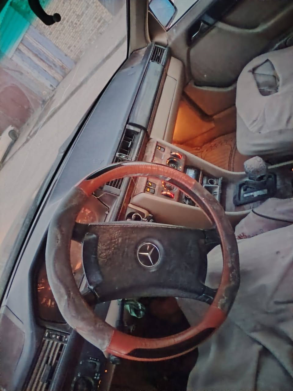 مارسدس للبيع موديل) (93)( كير مكينه جاهزه قواعد دبل مكفوله صبغ عام مابيه اي حادث اثر جراد صبغته العنوان ذي قار الرفاعي السعر )40)( بيه مجال حك الجيه السياره تحويل مباشر مكينه بطه )***********)(***********
