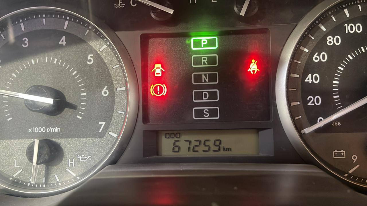 لاند كروز جكسارة 2014 مكفول كفاله عامة مابيها شخط 
شركة جيهان محرك 6 سلندر سيارة نظيف كلها شرط ممشى 60 الف 420 ورقة  
هـ: ***********
