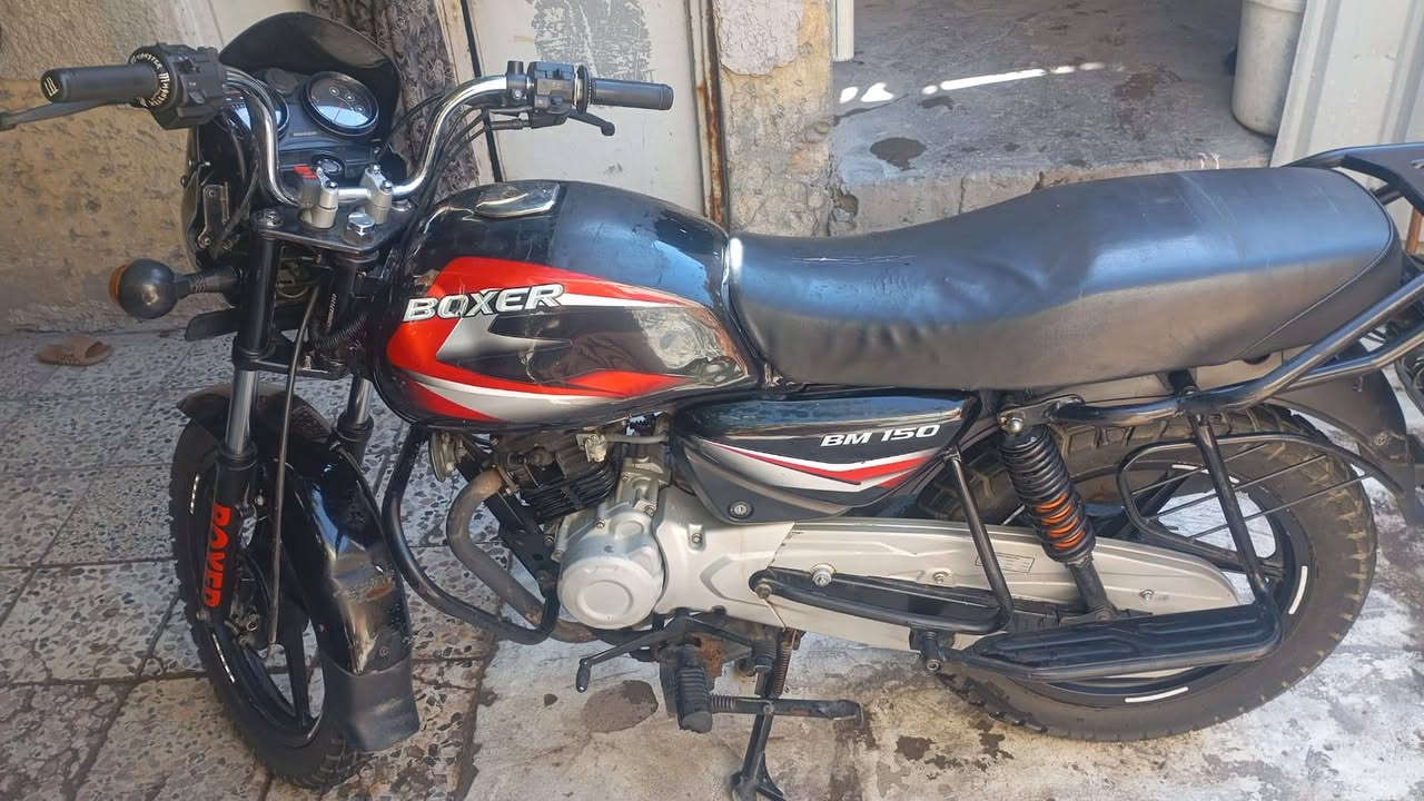 بوكسر مديل 21 نضيفه نضيفه
رقم دياله مشروع وطني محرك مجفت مره وحده 
ما نقصها شي بس شغلات بصيطه سعر 1500 
مكان بغداد مدينه ***********
