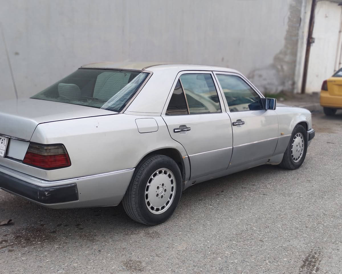 السلام عليكم مارسدس دب 1990 رقم بغداد كير ومحرك بطة VVT3000 رياضي السيارة تبريد ونضيفة وبيها بعض الملاحظات السعر50 وبيها مجال مكان السيارةكركوك
للتواصل *********** وتساب او اتصال
