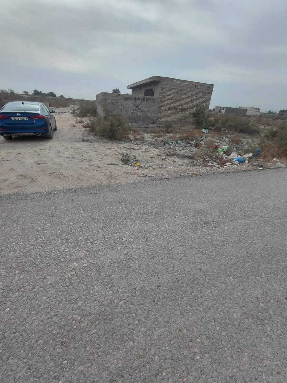 سلام عليكم عندي بيت مساحه 100متر زراعي سند 25 يتكون من غرفه ومطبخ وصاله وصحيات مكان البيت الكرغوليه  شارع ملاين عل شارع التبليط انتصل علا رقم السعر مناسب ***********
