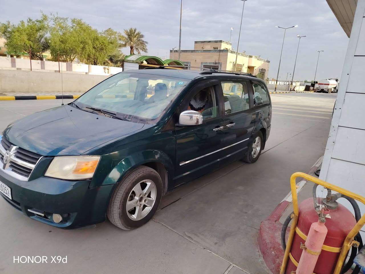 دوج كرفان 2009
3800/V6
6جامات كهرباء 
بيبان كهرباء 
تبريد 3قطع 
كروس مثبت سرعة 
نص تحكم ستيرن 
تشغيل عن بعد 
فتح البيبان سلايد عن بعد 
دبل بصمه 
5ويل و5تايرات نظيفات و اسبير تعليك ما نازل 
سنويه وهزه جديده 
بيع أو مراوس حسب القناعه 
***********
