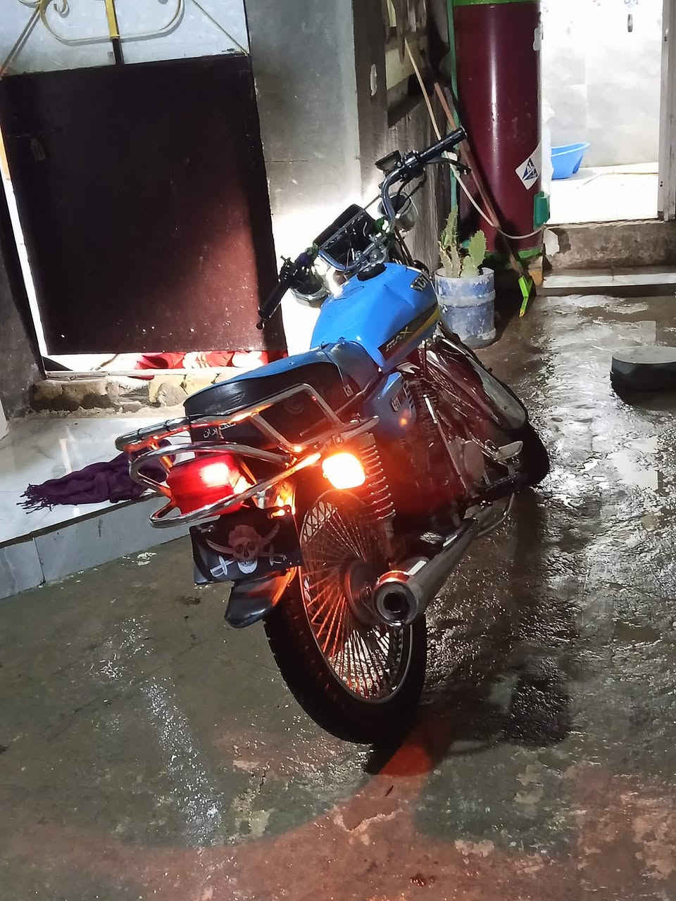 السلام عليكم دراجه للبيع موديل 23. أوراق اصولي مكفوله من كلشي السعر 550            ***********.
