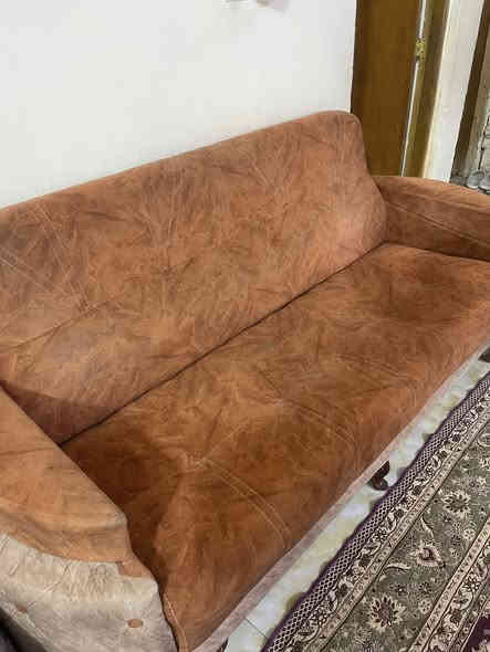 سلام عليكم عندي تخم للبيع ونضيف حيل ١٠ مقاعد أريده ب٤٠٠ وبي مجال مكاني المحموديه حي العسكري ***********
