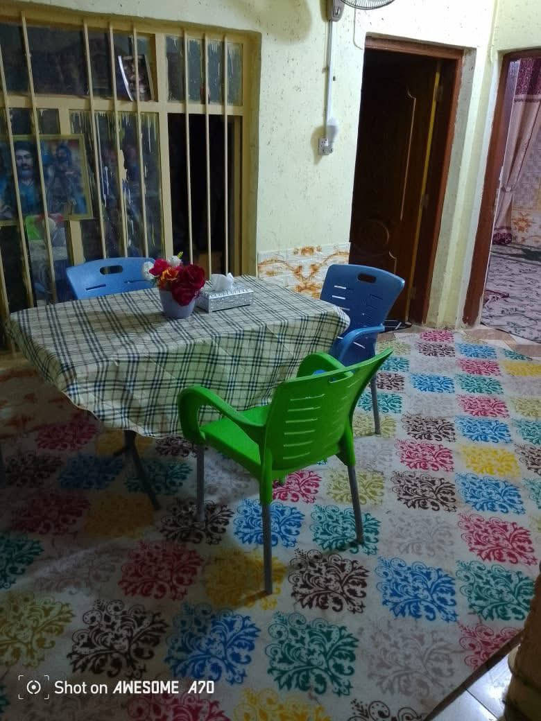 لتواصل مراسله الصفحة
#دار_للبيع –📍 الموقع: حي الجزائر – قرب دائرة الرعاية
📜 نوع السند: طابو صرف
📐 المساحة: 180 متر مربع
🏗 البناء: طابق واحد – دولان كونكريت

🔹 تفاصيل الدار:

 • غرفتين نوم
 • صالة
 • مطبخ
 • صحيات
 • حديقة خلفية كبيرة

✨ مميزات:

 • موقع قريب من الدوائر والخدمات
 • مناسب للسكن العائلي
 • مساحة جيدة مع حديقة واسعة
  ((( السعر 160 مليون)))
——————————————-
#متابعة_الصفحة
#نستقبل_جميع_عروضكم
———————————————————


**إذا كنت صاحب هذا الإعلان وتريد حذفه لأي سبب، رجاءا أرسل رسالة إلى الدعم الفني**