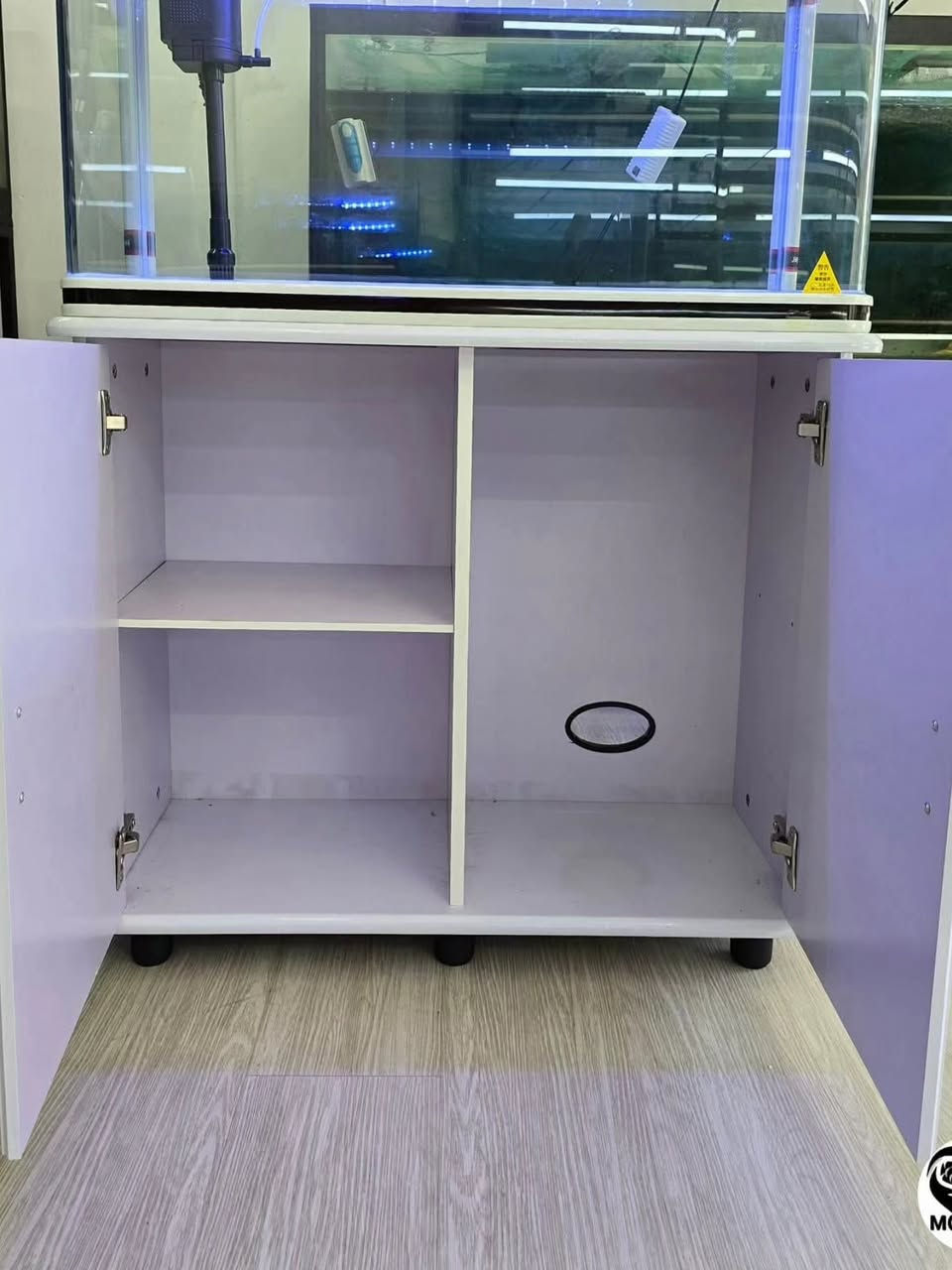 متوفر الان احواض شركة Pufeitالرئاسيه🤩

رجع توفر اصدار. ال10mm حبايب مو ال8mm

قياسات الحوض 

طول 80cm.   ارتفاع65cm. نزال38.5سم 
ارتفاع الميز. يكون75cm

الشي الي تمتاز بي احواض شركةPufeitبلقوة  والمتانه 
⭕️زجاج الحوض يكون. 10mm 💪 قاعده 10mm
⭕️ يمتاز بوجود رباطات عدد 4 حجم10mm 💪

〽️يمتاز الحوض بوجود منضومة فلاتر سقفيه  مقسمه. قويه جدا بتنضيف الماء 🤩
اكيد مع مضخه الماء

〽️ يمتاز الحوض بقوة الإنارة.
.حيث ان إناره الحوض تكون  متغيرة الالوان. بميزه تحكم خارجي.  دبل لد.  ايضا تكون على4مود  🤩

ايضا من المميزات الاخرى ان الحوض يحتوي على فتحات عدد 2   خلف اعلى الحوض.  وايضا فتحات داخل ميز الحوض لجهاز الكانستر[ يعني اذا ردت تطور نضام الفلتره باضافه كانستر   مراحتدوخ لان الحوض مجهز بمكان مخصص للجهاز ]

ايضا الكابينه تحتوي على رفوف داخليه ومتينه جدا

متوفر باللون الابيض الصاجي. والاسود الصاجي

السعر 260.000

متوفر توصيل داخل بغداد والى جميع المحافظات

للحجز مراسله الصفحه

***********
