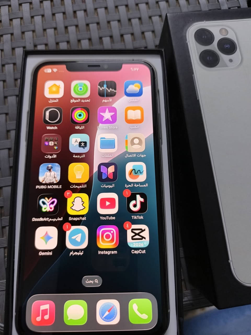 11برو ماكس للبيع مكفول ما داخل مصلح ولا مبدل بي شي سعر425 مكاني بغداد ***********
