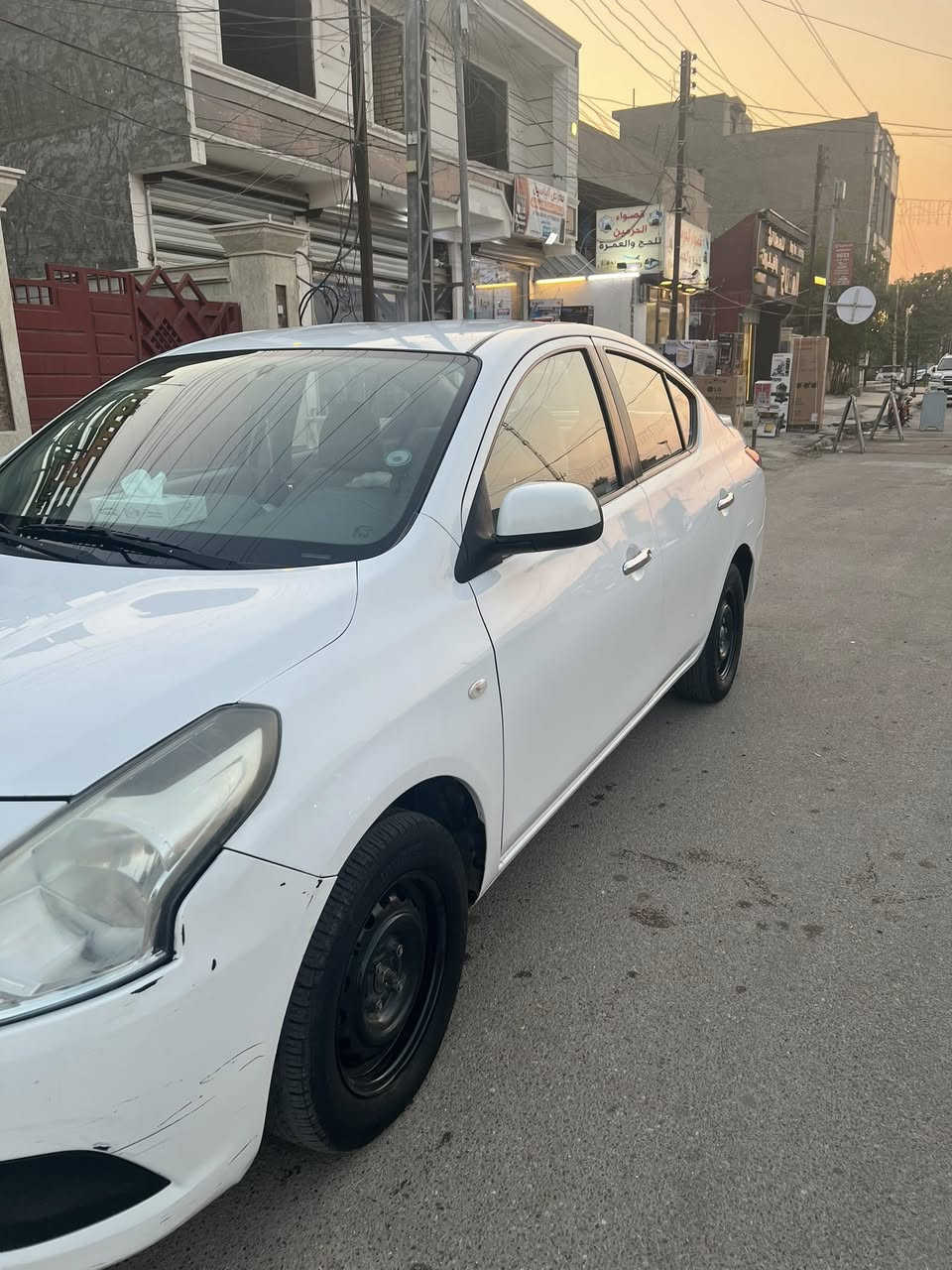 للبيع سني هندي موديل 2020
السيارة بسمي 
كفالة تبديل وحار مابيها 
كفالة كير ومحرك ما مفتوح 

السعر 107$ بيها مجال شي قليل حك الجية 

بيها شوية بارد بلجاملغ الامامي وبنيد الايمن اثر دعجات مو حادث 
السيارة كير ومكينة خير من الله تبريد ثلج 
السيارة ماشية 117 بسمي صارلها 3 سنوات حلوة وخير من الله صدر جديد كامل قبل شهر سويته 
عنوان السيدية 
***********
