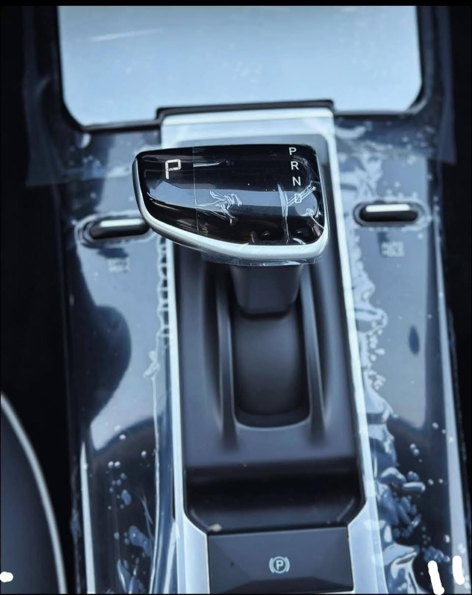 سلام عليكم  k3
فول موصفات موديل 2024 كله ع وضع الشركه 
محرك1500 دبل نوزل     
 مكفوله كله ع وضع الشركه  سياره طك كارتون 
السياره فول موصفات  
فتحه سقف بصمه
كشنات جلد 
تحديد سرعه
كامره دواره  تحكم بل كامره
عداد سرعه ديجتال
لايت اليدي زنون 3 عدسات + حجاب
شاشه اعطال
تبريد  مناخي
شحن لاسلكي
تنبيه كشنات خلفيه
 4 دسكات ايبيسي
اشاير بل مري 
حساس ضغط الاطارات
كير طياره مع شاشه للنمر
ايرباكات ٦
AuTo HOL
هند بريك بصمه 
بصمه ابواب
فول للخير  رقمه اربيل الإنكليزي 
مكاني نجف رايده ب142صافي  اتصال فقط ***********
