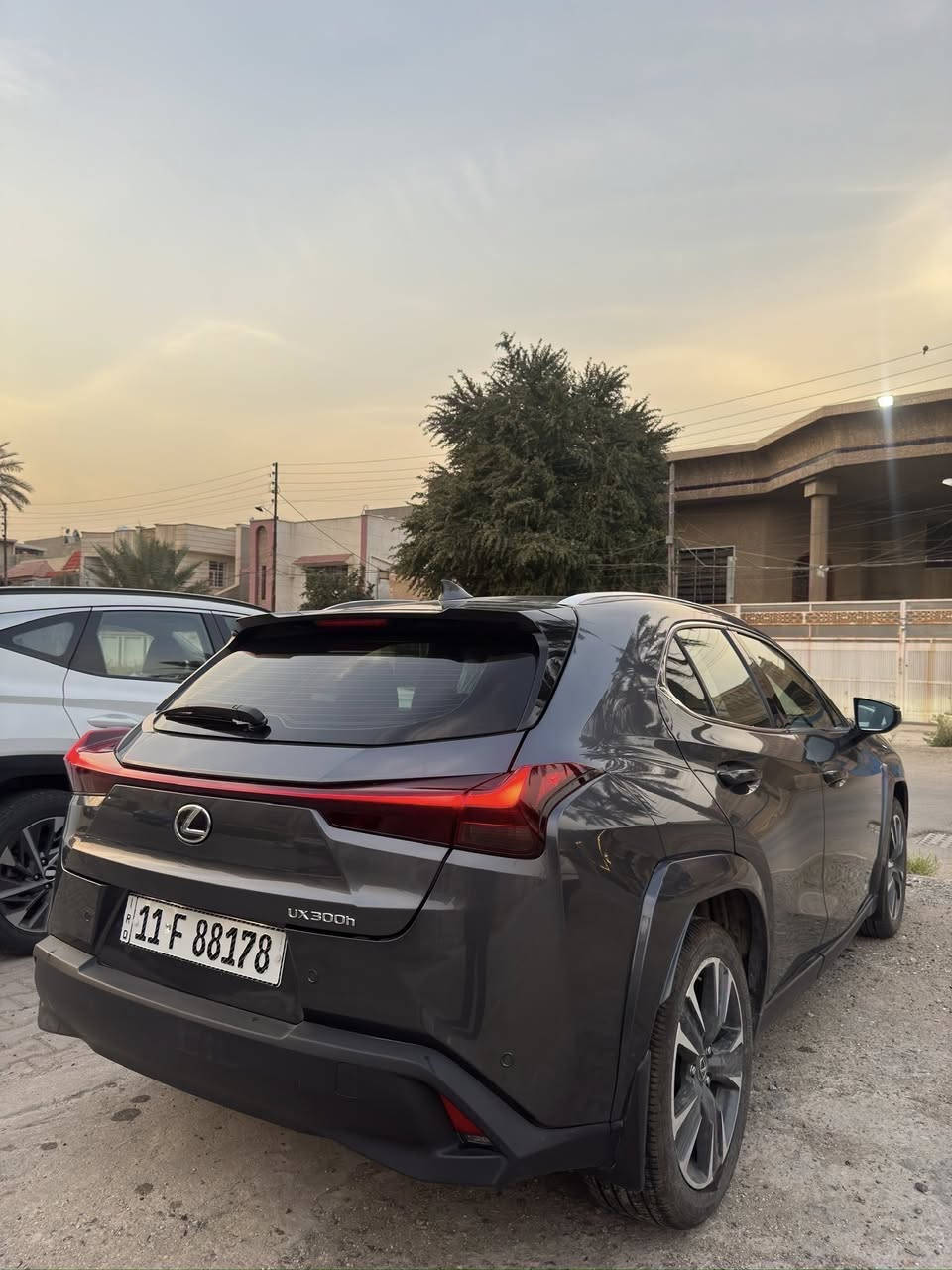 Lexus ux 300h سياره وارد امريكي
موديل 2025 حادثها باب السايق السياره ماشيه 739mi بعدها بترابها زيرو هايبرد السعر 31000$وبيها مجال للتواصل ع الرقم ***********
