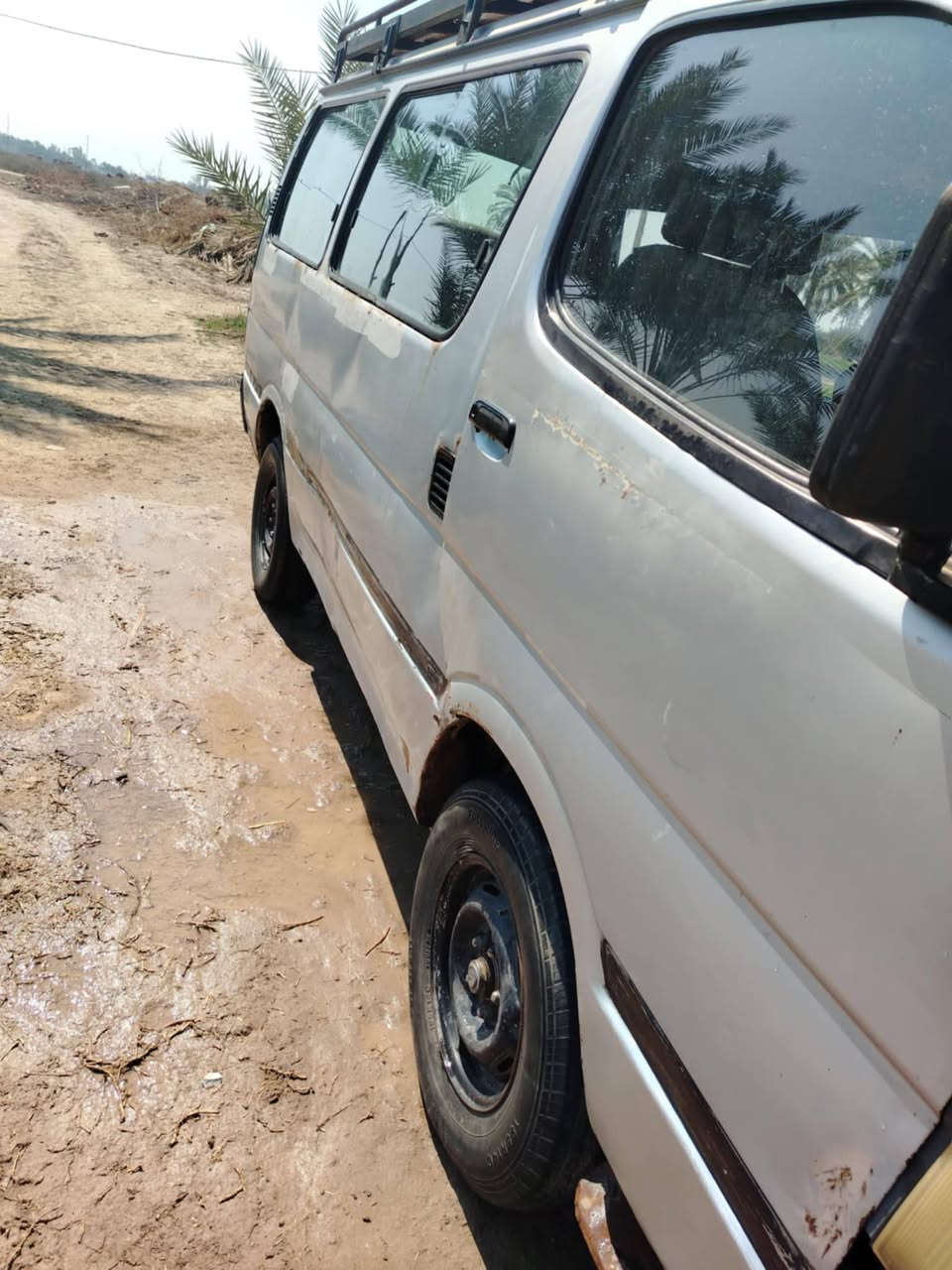 هايسة موديل 93 نقص اوراق وسنوية تريد انتة تسويهة تريدهة كاملة علية محرك ينقص كاملة كهربائيات ونضيفة 
لاستفسار
***********
