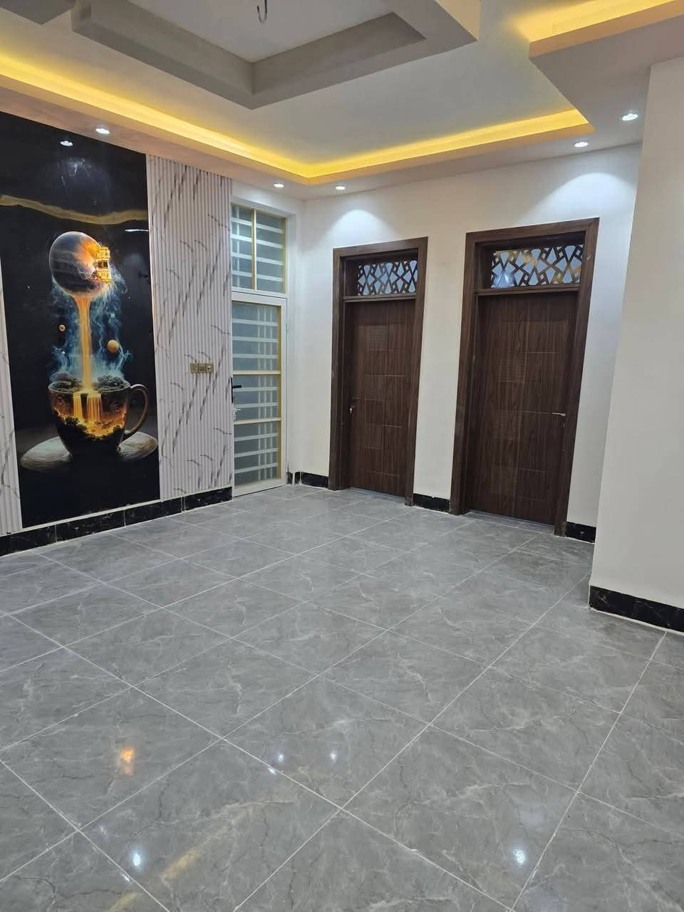 المساحة:150 متر مربعة
💰 السعر:💲 55 مليون (قابل للتفاوض)
🏗️ البناء: طابوك 
🏠 الأساس والسقف: كونكريت

مواصفات البيت:
✅ غرفه2 نوم 🛏️
✅ صالة 🛋️
✅ مطبخ 🍽️
✅ صحيات 🚿
استقبال 
عنوان مكتب سما مقابل قريه الغدير عامود 282 
الاستفسار ***********
