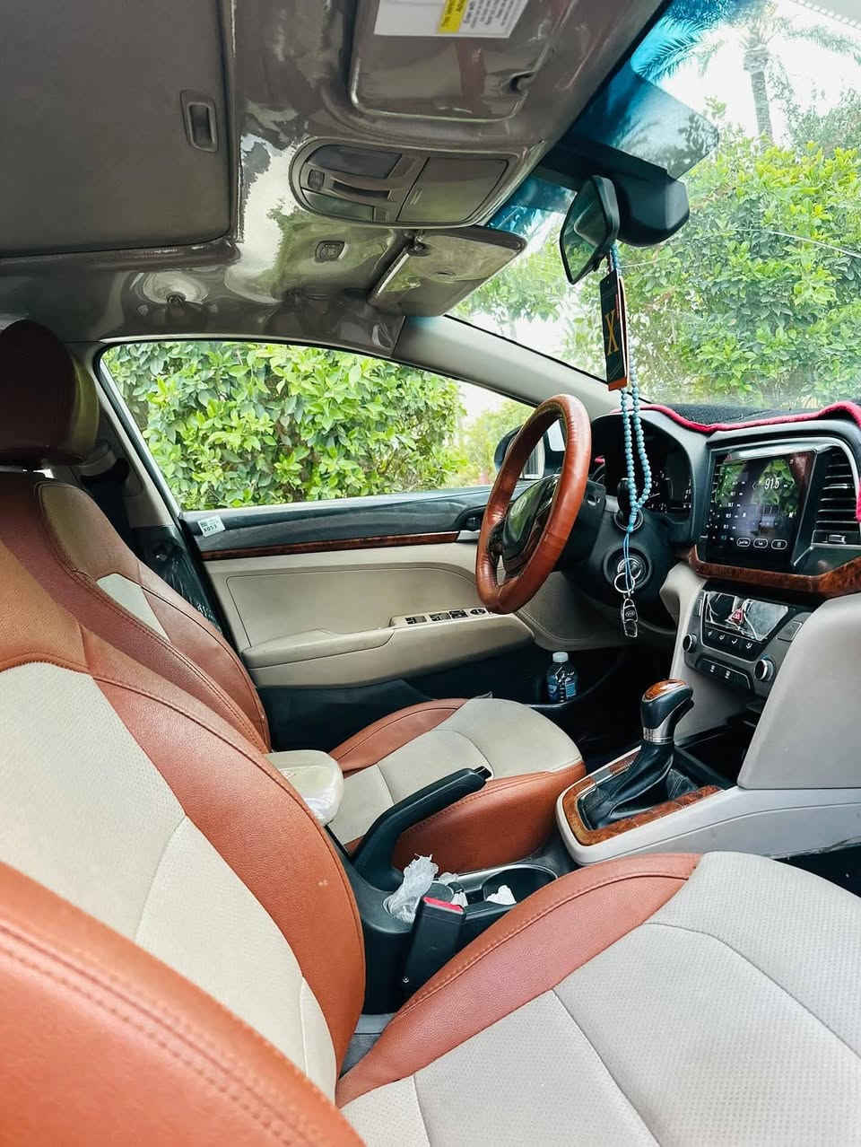 سلام عليكم
للبيع هونداي النترا. 2019خليجي سوبر بسمي تحويل ثاني يوم 
شركة الكاصد  فول موصفات للأخير ماعده بصمه 
سياره جديده  َ
مكفوله كفاله عامه لا صبغ ولا تبديل 
سلايد
فتحه سقف 
مري كهرباء 
حساس امامي خلفي كامره 
انظمه قياده كشنات جلد 
داخل صاج
هوايه موصفات بيها فول الفول 
مكينه. 2.0 دوش مامفتوحه
رقم بغداد نكليزي مشروع وطني 

السعر ١٧٥. وبيها مجال للشراي
لاتصال رقم الهاتف*********** *********** 

مكان السياره بغداد ابو غريب 📍
