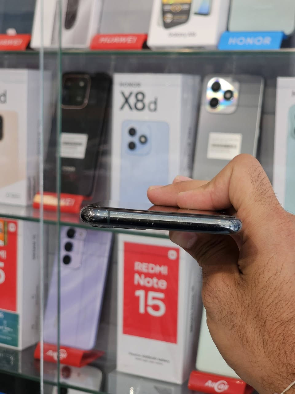 📱 آيفون 11 برو ماكس - لون زيتوني 🫒
📦 الجهاز على الوكالة
🔧 غير مبدل بأي قطعة
💯 جميع المميزات شغالة 100%
🔓 Face ID شغال
🔋 البطارية 71%
🇺🇸 نموذج أمريكي

📌 ملاحظة: كسر بسيط بزجاج الظهر فقط، أما الجهاز فحالته ممتازة وجميع وظائفه شغالة.

💰 للاستفسار عن السعر مراسلتنا على الماسنجر.

📩 حياكم الله 🌹🫶📱✨🔋💯🇺🇸


**إذا كنت صاحب هذا الإعلان وتريد حذفه لأي سبب، رجاءا أرسل رسالة إلى الدعم الفني**