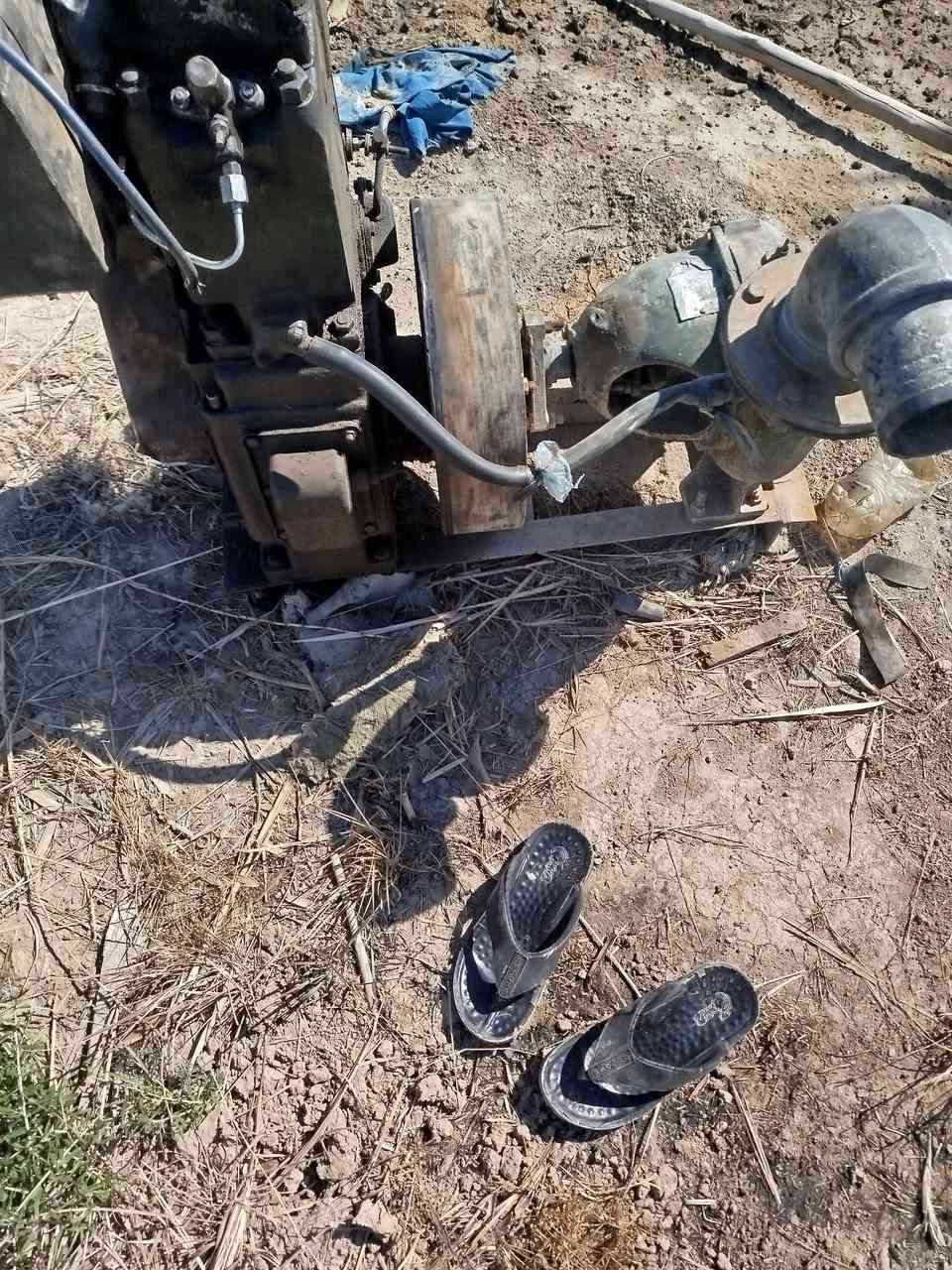 السلام عليكم موطور هندي للبيع ابو 4متروك بم ونوزل نضاف ما ادري بي يشتغل لو لا مكاني بابل محاويل ناحيه الامام ***********السعر 150وبي مجال حك الجيه
