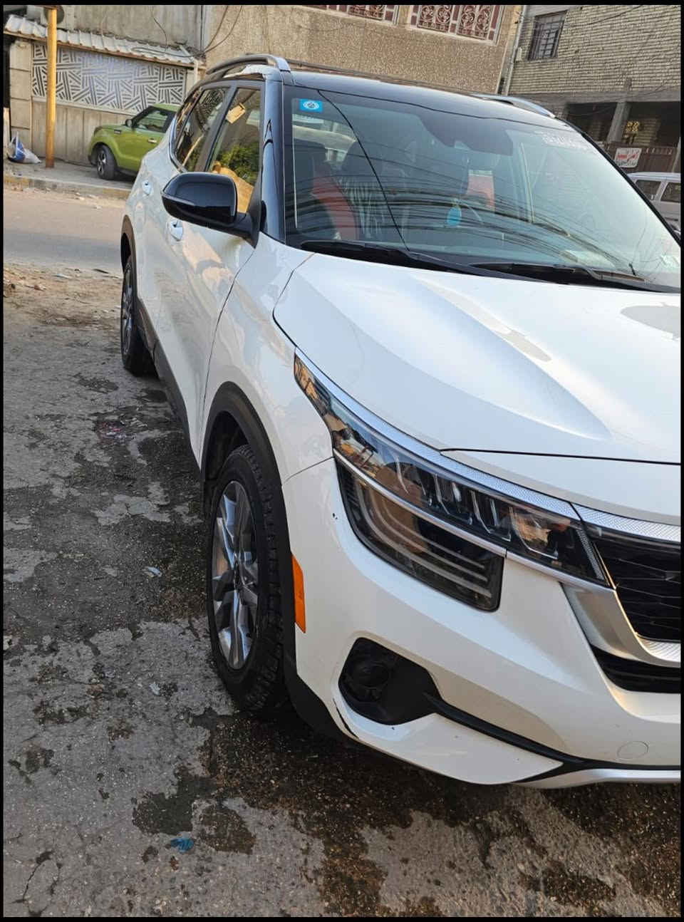 السلام عليكم

كيا سلتوس 22 محرك 2000 فئة s
ماشية 53 الف ميل 
مواصفات
رادار امامي
مانع انزلاق 
توقف ذاتي
مثبت سرعة
ثحكمات ستيرن 
شاشة اعطال
قطعتين تبريد
صور الحادث مرفقة بدون صبغ فقط بارد بالعراق
اخذت الها سونار قبل كم يوم طلع بيها بامريكا مبدل جاملغ امامي عكس السائق بدون دواخل والباب الصدر مبدل كفر بدون دواخل والباب الخلفي عكس السائق صبغ للعلم كل هذا بدون دواخل سليمة والايرباكات سليمة سيارة جديدة ونظيفة وعليها ادامة منظومة البانزين وتايرات تخم جديد وكذالك باتري اوتو ستوب اصلي

السعر 172 بيها مجال 
للتواصل *********** 
اخوان المتعجبه السيارة ليعلق تعليق سلبي كانما مشفت المنشور واعبره
