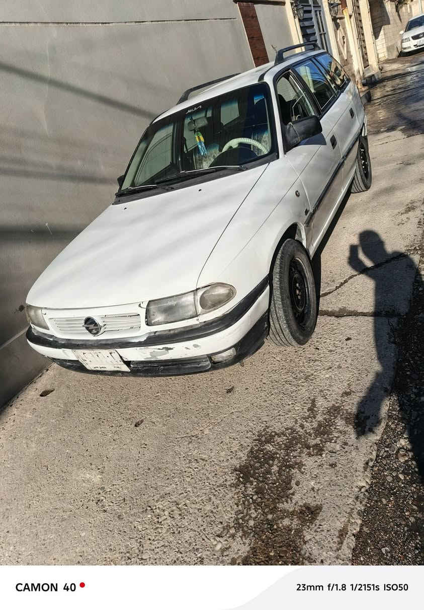 اوبل استرا موديل 1995 وارد ياباني 
تبريد 
تدفئة 
رقم بغداد 
مكينة كير شرط مال كصه نوزل المرغوب 
سنوية ساقطة 
بيها مكانات صبغ انطيك حزام فقط للجمالية مابيها اي ظربة السيارة 
السعر 45 
***********
***********
