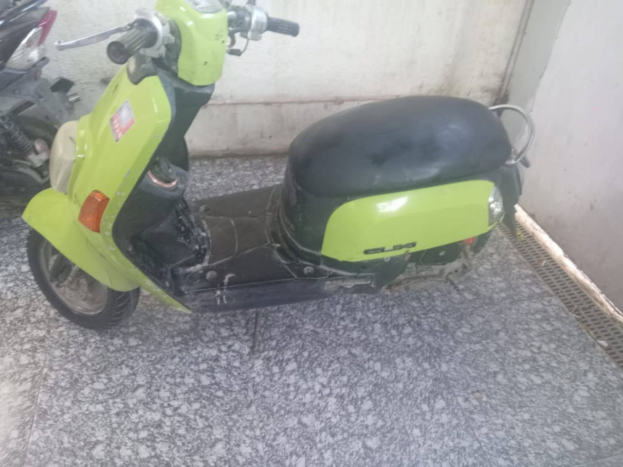 السلام عليكم دراجه للبيع ماكس بوليس مفتوحه مره وحده عوزه ترتيب بسيط اوراق السعر 450 وبيه مجال المكان حي المعلمين الجديد ***********
