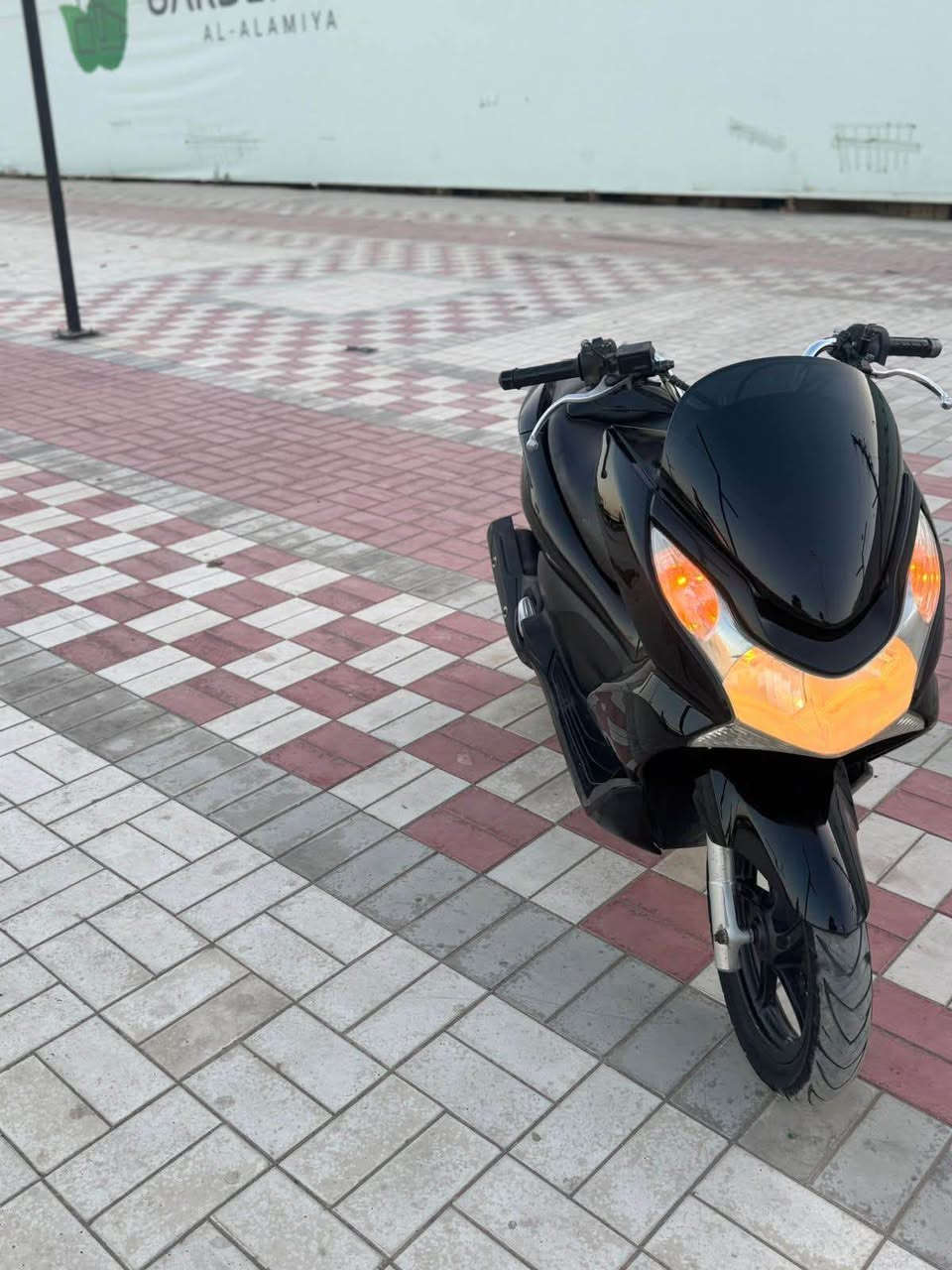 للبيع دراجه pcx  جيل اول  ياباني الاصلي  نوع jf  مكينه 150 حساس حرف A نوزل خطين ستان كهربائي ماشيه 36 الف حساس ازدحام دراجه جديده  حساس شلعه معدل خير من الله دراجه تتعب تكول جديده مال جناي  مكان بغداد الكرخ السعر  مليون و ٣٥٠ وبيهه مجال وبيهه مجال والاستفسار *********** بغداد, العراق
