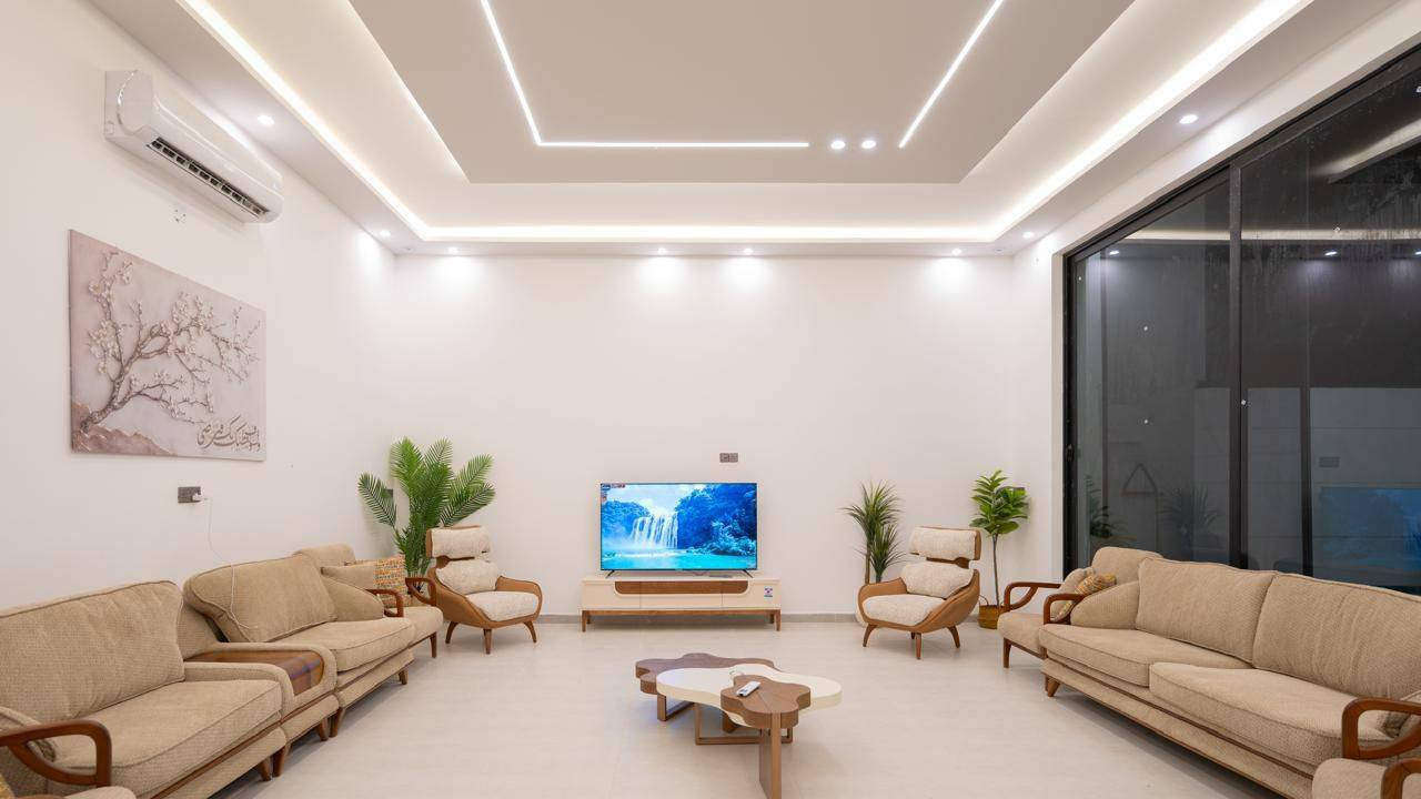 مزرعة رقم 4 في منطقة البوعيثة موثقة بتطبيق أجرلي شركة المصطفى للمسابح

الاثنين / صباحي مسائي
الثلاثاء صباحي مسائي
الاربعاء صباحي مسائي
الخميس صباحي مسائي
الجمعة/ صباحي مسائي
للحجز واتساب/ ***********
