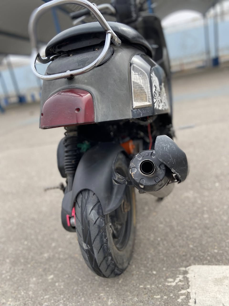 السلام عليكم شباب دراجه بوليس للبيع الدارجه نكره شلعه ومعدل فول بوشه مزوده 55 سلف 55 كلجات WF كهرباىيات كلهه شغاله 

السعر / 650 وبيهه مجال بسيط للشراي 

***********
