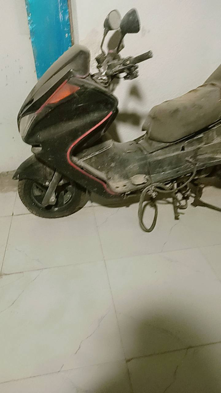 دراجه للبيع سعر 400 العنوان الناصري***********
