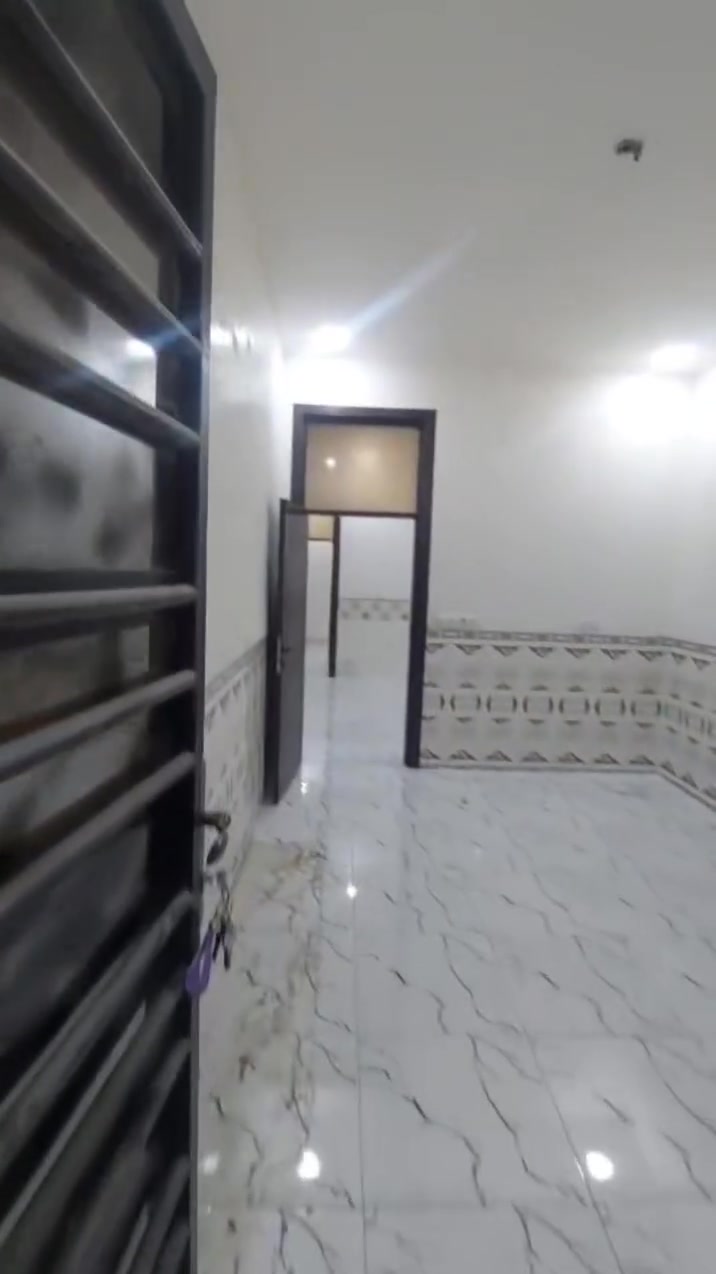 السلام عليكم
مشتمل للايجار طابق ارضي معزول 
يحتوي على استقبال ومطبخ وصاله داخليه وغرفه نوم وصحيات 
مقابيل ابو طياره بشارع مستشفى الدوره الاهلي وسط المنطقه 
للاستفسار 
*********** واتساب
