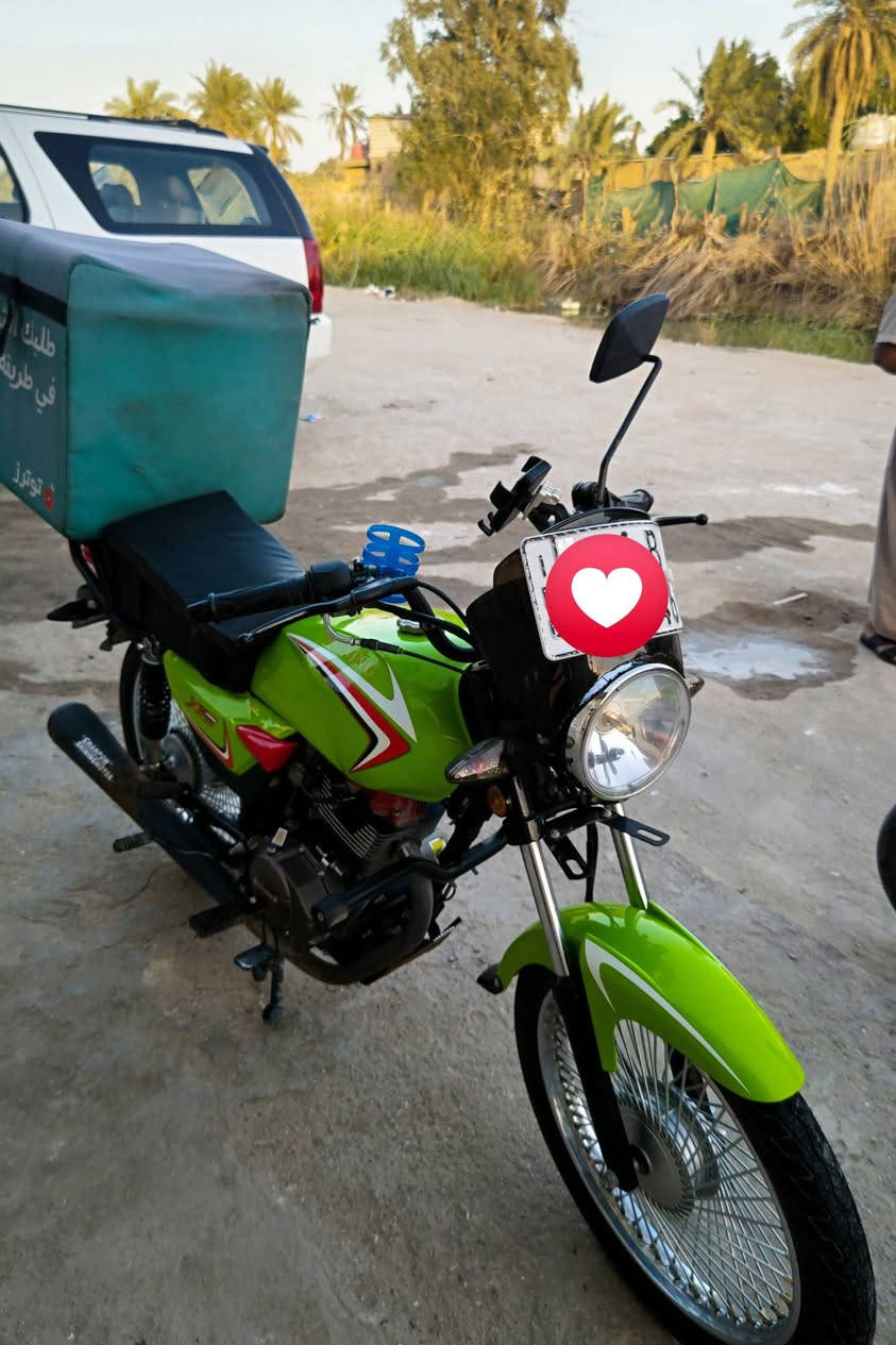 سلام عليكم اللهم صلي على محمد وال محمد جديد جديد دراجه شاينگ للبيع كلشي بل دراجه شغال اخت الجديده رقم بأسمي ثاني يوم احولك رقم بصره دراجه تفتح سويج تطلع بيها للسعوديه مكينه 150 أفضل مكينه جنيتها بحياتي الدراجه صارلها 3شهر طالعه من الوكيل سبب البيع اريد اشتري سياره 
السعر 2مليون و100 وبيها مجال للشراي الموشراي اطلع گبل 
مكاني بصره بل تنومه وأتواجد بل جزائر دراجه تاخذها تنام ونته مرتاح من كل النواحي مكينه +كهربائيات + رزانه + جمال ***********
