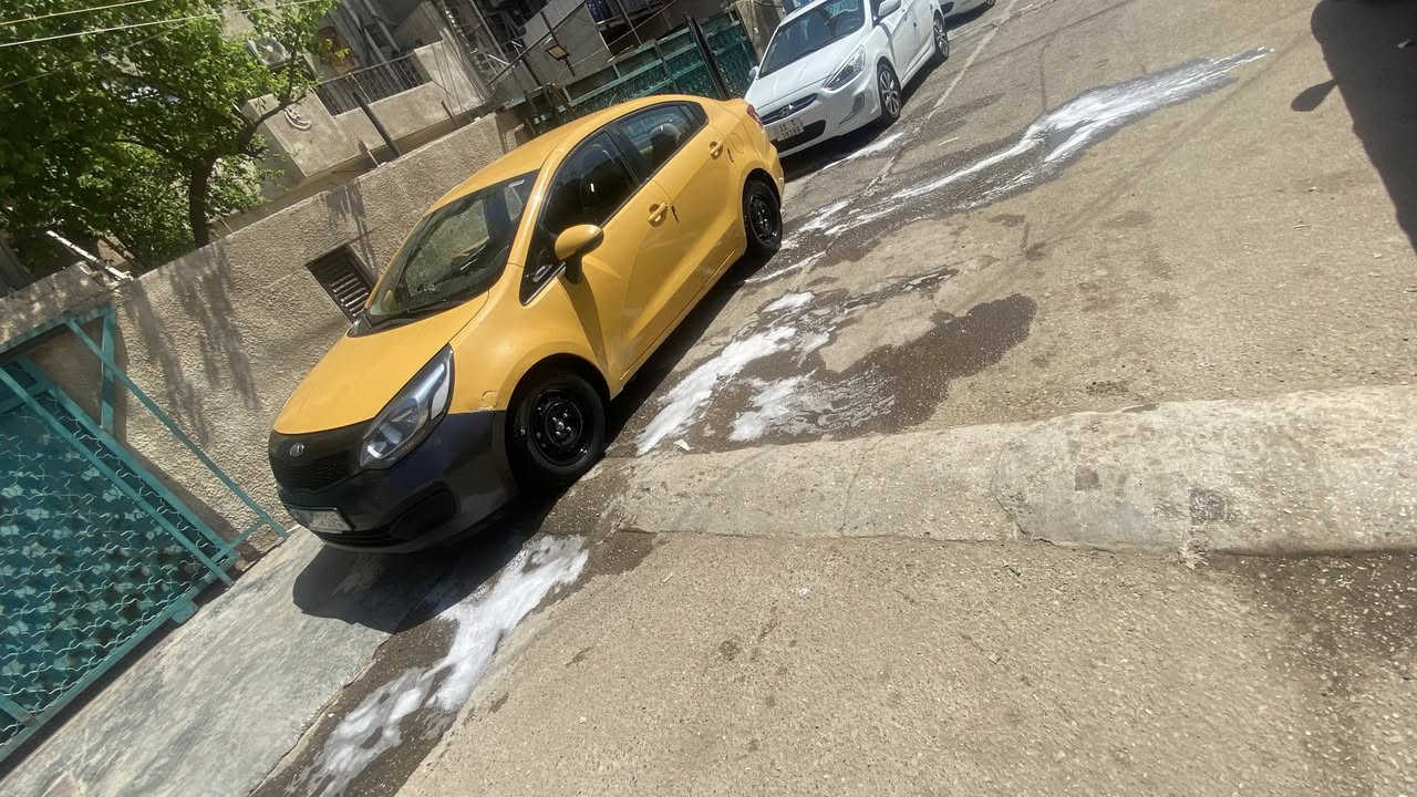 السلام عليكم ريو 2016 خليجي 1600 تحكمات ستيرن شاشة كامرة مري شفط مكينة بيها بخار وتنقيص (كاايمة) تبريد ثلج السيارة بيها جاملغات الامامية بيهن بارد فقط صبغة وحدة ولا قطعة معيودة بل سيارة بدون اي معجون دوشمة عام منضومة غاز السعر 85وبيها مجال بسيط مكاني بغداد الدورة ***********
