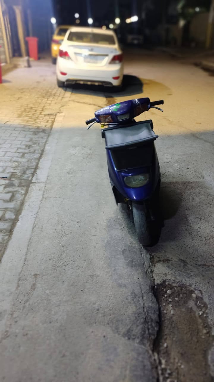 دراجة ستين بزونة مكينة نضيفة كلة شغال بس الايت اليورة مكسور+ للبيع 170 وبيهة مجال هواي ولشراي يتصل عل رقم ***********
المكان الدورة شارع ستين الميكانيك
