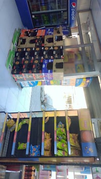 اسواق للبيع • الحسينيه مسقط • قرب مدارس كرم العرب