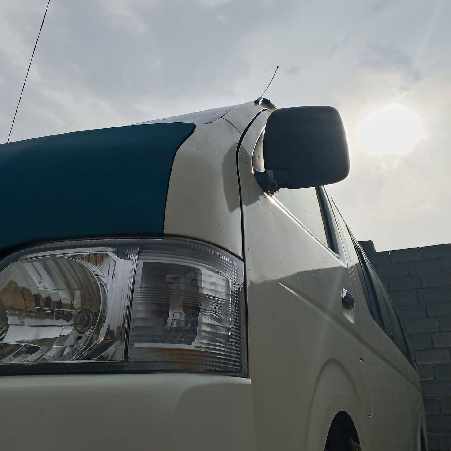 سلام عليكم هايسه موديل 2009كير وكسن ومكينه مكفول 
تخم تير وصدر مامي وخلفي وكهربيات خير من الله 
منضومه غاز وسيبيه ودرع وباب كهربائي شاشاه وساستم سماعات دوشمه عام تبريد خير من الله 
رقم بصره نكليزي مصفره هيه وضريبه وغرامات 
سياره مصبوغه عام متجايه السعر 140وبيه مجال حك الجيه 
مكان بغداد مدينه الصدر 
***********
