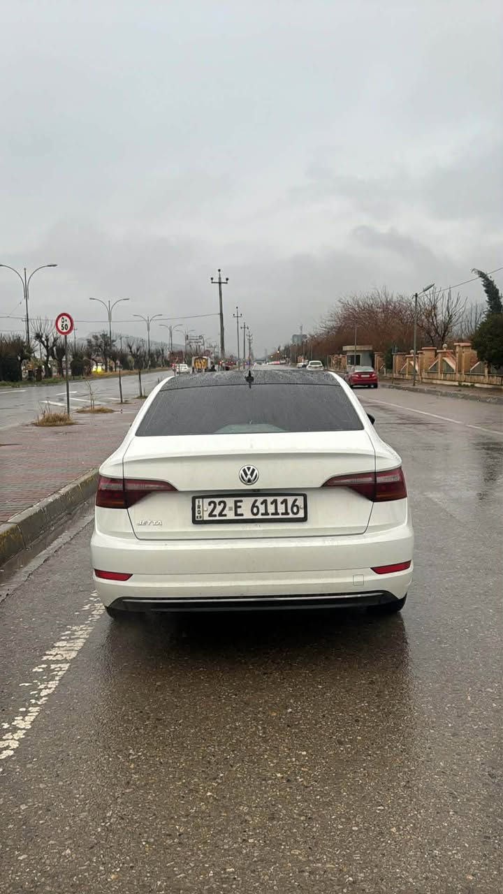 جیتا ٢٠١٩ S
مواسەفات.،
کارپلەی 
ئۆتۆ هۆڵد 
حەساس 
تراکشن 
برێک بەسمە 
تەحدید سورعە
سەیارەکە ٢ پارچەی بۆیاغە بەبێ ناو بۆنید و چەمەر تەنانەت بەدەنەشی هیچی پێوە نیە .
ئێرباگ سوکان سیستم داشبۆرد بەشەرت .
سەیارەکە زۆر خزمەت کراوە و جوانکاری بۆ کراوە تەنها ٦٠.٠٠٠مایڵ ڕۆشتووە گێڕ و مەکینەی بەشەرتی کرانەوە و سەوت و بوخار
 مەکینە ١٤ تۆربۆ مەرغوب ،
هیچ خەلەلێکی نیە سەنەوی نوێیە .
ژ.م :*********** 
📍ڕانیە رانية, السليمانية
