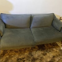 طقم قنفات ٦ مقاعد • ثلاجة جديدة • غسالة سامسونج ١٣ كيلو