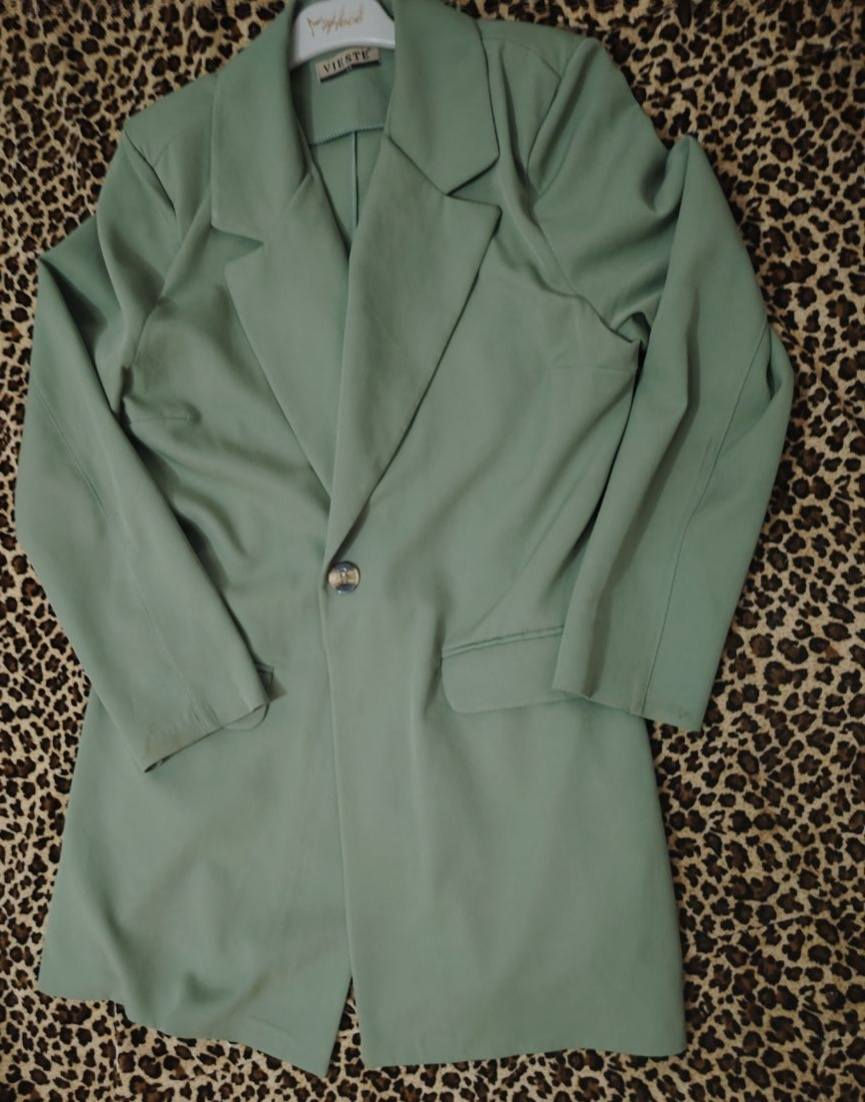 🚨 تصفية ملابس نسائية 🚨
عندي مجموعة ملابس نسائية حلوة وأنيقة بحالة ممتازة جداً، أغلبها لبس مرة أو مرتين فقط.
✨ موديلات مرتبة وناعمة
✨ أسعار أقل من السوق بواية
✨ قطع محدودة واللي تلحق تاخذها
⚡السعر الستر 13 القميص الكابوي7 القاط الابيض20
اللي تعجبها قطعة تكتب تم أو تراسلني خاص 
الحجز للأسرع قبل لا تخلص القطع 🌸


**إذا كنت صاحب هذا الإعلان وتريد حذفه لأي سبب، رجاءا أرسل رسالة إلى الدعم الفني**