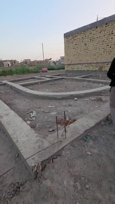 بتلو زراعي حي المهندسين اول قطعة ع جهه خنيطلة 
المساحة 100 / 10*10 
اتصال او وتساب ***********
