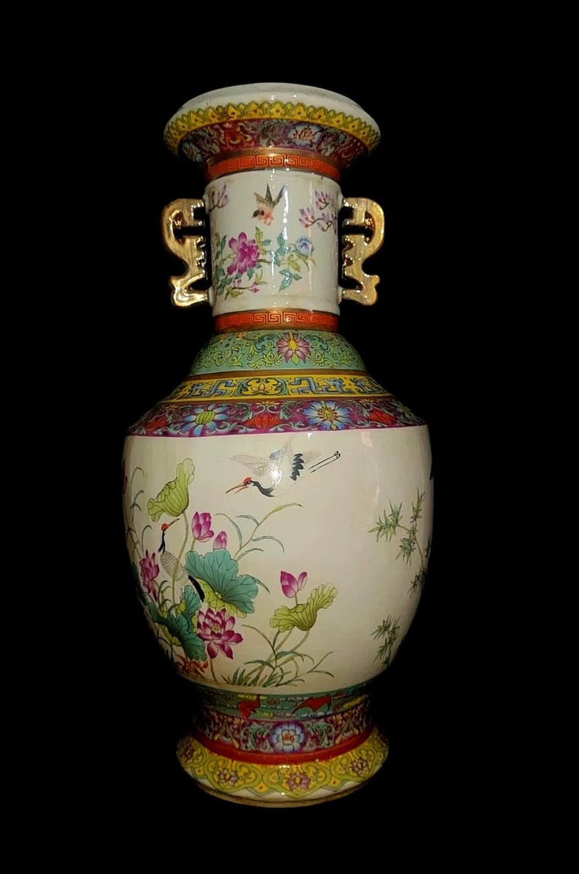 بورسلين ياباني عتيقة ملونة رسم طبيعي طيور ورود
مختومة للبيع يوجد توصيل


**إذا كنت صاحب هذا الإعلان وتريد حذفه لأي سبب، رجاءا أرسل رسالة إلى الدعم الفني**