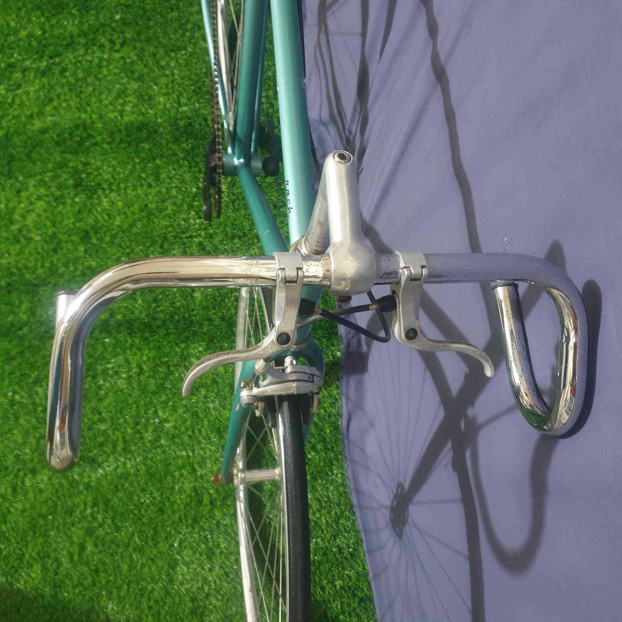 بايك رياضي موديل 700C 
حجم 28
فكسد (مكينه وحده بدون كير)
اصلي باله كسر حاويه 
غير مستخدم بالعراق
جاهز بدون اي نقص 
الحاله نظيف جدا
السعر 100الف ويوجد توصيل 
هاتف ***********
