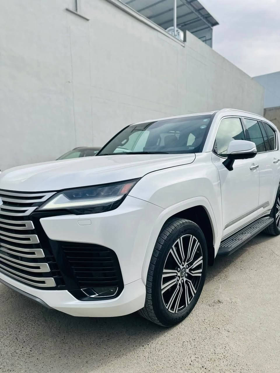 لكزز موديل 2023 فول واحد على واحد ماشي 43الف فقط معرفة تفاصيل اكثر ***********
