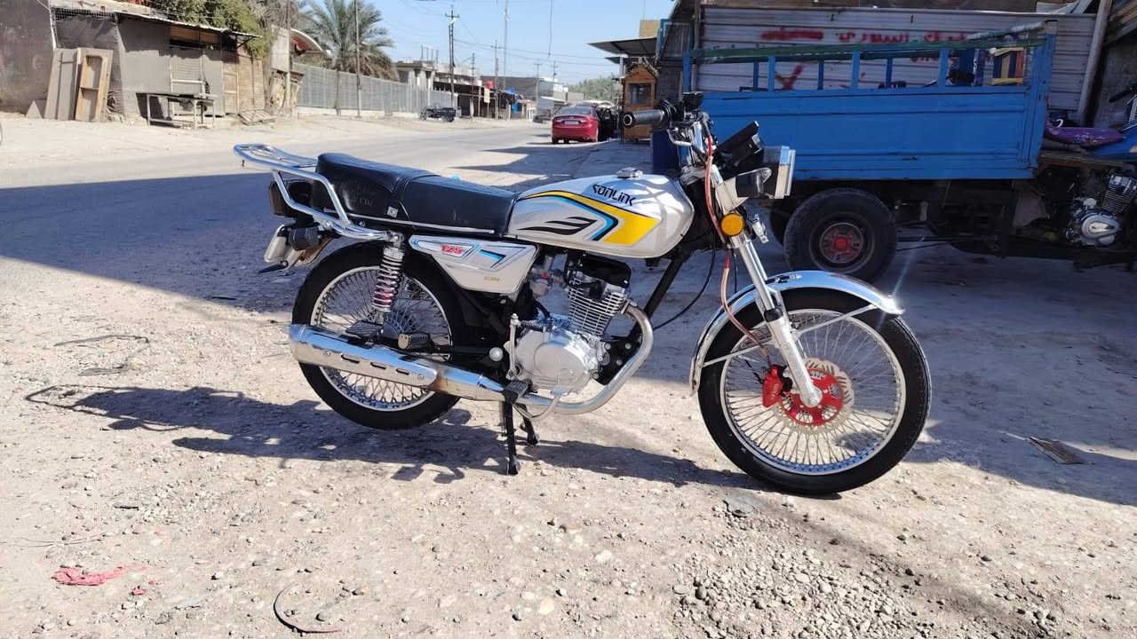 السلام عليكم شباب دراجه تايجر للبيع موديل 25  دراجه كفاله عامه اوراق دراجه نظيفه حيل مكاني حله سياحي  ***********
