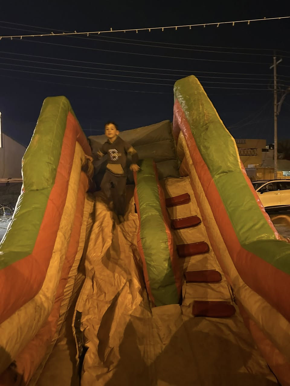 السلام عليكم اخوان جوب اطفال جاهز قياس طول 5عرض 3ارتفاع 3ونص السعر ٥٠٠الف الاستفسار ع رقم ***********
