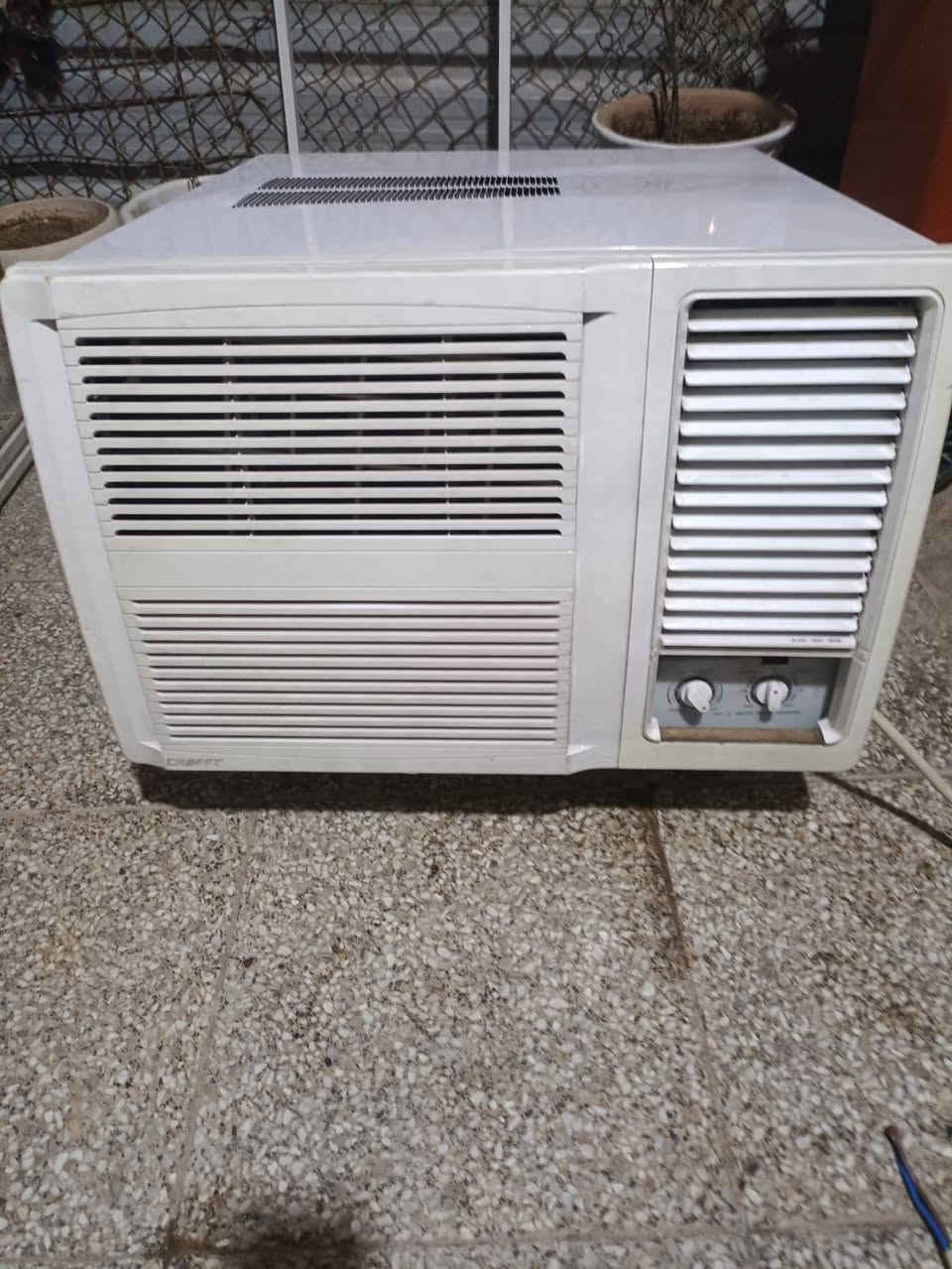 مكيف توسوت طنين روتري تدفه تبريد ماداخل تصليح على وضع شركه سعره  نوع غاز R410 تبريد ثلج على فحص سعره 290 الف مكاني بغداد الأمين شارع نواب وعندي توصيل فقط بغداد ***********
