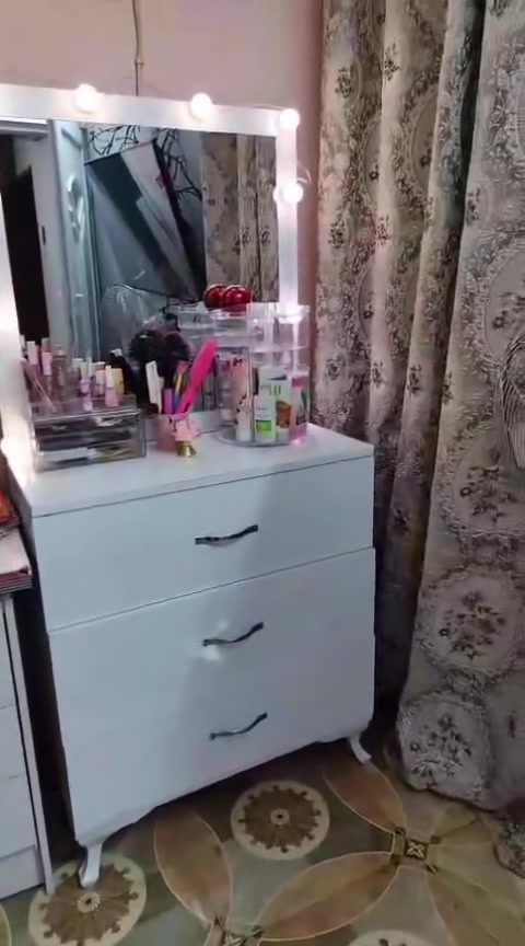 غرفه تركيه للبيع نضيفه اي ضرر مابيهه السعر ٢٥٠ وبي مجال بسيط مكانهه بغداد الحريه


**إذا كنت صاحب هذا الإعلان وتريد حذفه لأي سبب، رجاءا أرسل رسالة إلى الدعم الفني**
